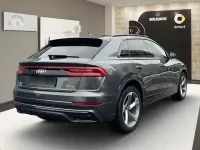 Gebraucht Audi Q8 S-Line 286 PS (210 kW) 2023 Grau SUV