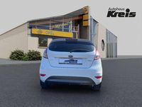 Gebraucht Ford Fiesta Trend 101 PS (74 kW) 2015 Weiß Kleinwagen