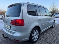 Gebraucht VW Touran Cup 140 PS (102 kW) 2015 Gold Van / Kleinbus