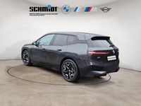Gebraucht BMW iX Sport Line 239 kW (326 PS) 2024 Sophistograu brillanteffekt SUV