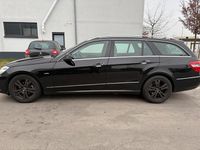 Gebraucht Mercedes E220 Avantgarde 170 PS (125 kW) 2011 Schwarz Kombi