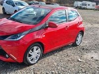 Gebraucht Toyota Aygo 69 PS (50 kW) 2015 Rot Kleinwagen