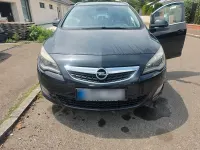 Gebraucht Opel Astra 165 PS (121 kW) 2011 Schwarz Kombi