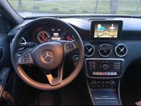 Gebraucht Mercedes A200 136 PS (100 kW) 2016 Weiß Kleinwagen