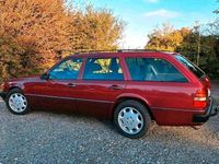Gebraucht Mercedes 300 110 PS (80 kW) 1992 Rot Kombi