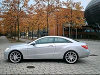 gebraucht Mercedes 350 CDI E Klasse Coupé, VW Golf 4 geschenkt