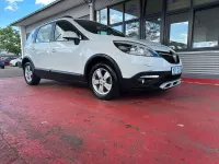 Gebraucht Renault Scénic III Initiale Paris 116 PS (85 kW) 2013 Weiß Van / Kleinbus