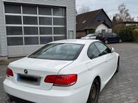 Gebraucht BMW 320 177 PS (130 kW) 2009 Weiß Coupé