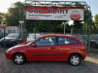 Gebraucht Ford Focus Trend 101 PS (74 kW) 2002 Rot Limousine