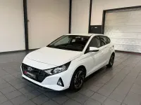 Gebraucht Hyundai i20 Select 84 PS (61 kW) 2024 Weiß Kleinwagen