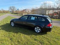 Gebraucht BMW 320 177 PS (130 kW) 2008 Schwarz Kombi