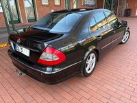 Gebraucht Mercedes E220 Avantgarde 170 PS (125 kW) 2006 Schwarz Limousine