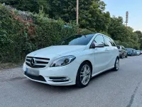 Gebraucht Mercedes B180 122 PS (89 kW) 2013 Weiß Kleinwagen