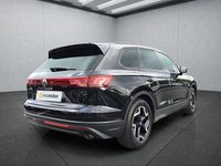 Gebraucht VW Touareg 231 PS (169 kW) 2024 Schwarz SUV