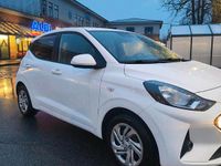 Gebraucht Hyundai i10 Trend 67 PS (49 kW) 2021 Weiß Kleinwagen