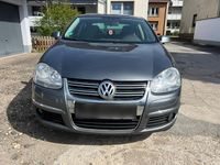 Gebraucht VW Jetta 102 PS (75 kW) 2009 Grau Limousine