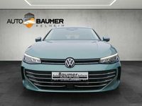 Gebraucht VW Passat 150 PS (110 kW) 2024 Maripositgrün metallic Kombi
