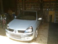 Gebraucht Renault Clio II 75 PS (55 kW) 2002 Silber Kleinwagen
