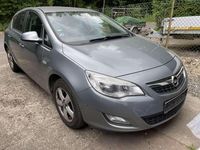 Gebraucht Opel Astra Selection 101 PS (74 kW) 2012 Silber Limousine