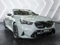 Neu BMW M5 727 PS (534 kW) 2026 Grau Kombi