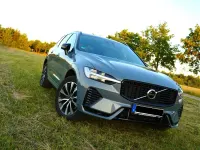 Gebraucht Volvo XC60 Plus 197 PS (144 kW) 2023 Grau SUV