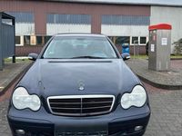 Gebraucht Mercedes C180 129 PS (94 kW) 2001 Blau Limousine