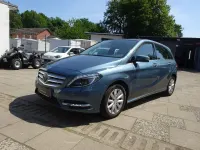 Gebraucht Mercedes B200 156 PS (114 kW) 2012 Blau Kleinwagen