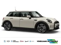 Używany Mini John Cooper Works 136 KM (100 kW) 2021 Biały Hatchback