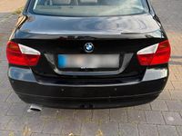 Gebraucht BMW 318 143 PS (105 kW) 2008 Schwarz Limousine