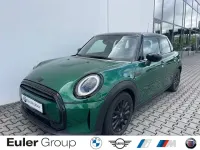 Gebraucht Mini Cooper Classic 136 PS (100 kW) 2023 British racing green iv Kleinwagen