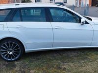 Gebraucht Mercedes E220 Avantgarde 170 PS (125 kW) 2012 Weiß Kombi