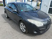 Gebraucht Renault Mégane Dynamique 106 PS (77 kW) 2011 Grau Limousine