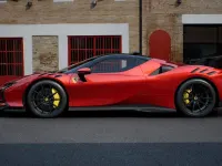 Neu Ferrari SF90 2025 Rot