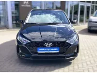 Gebraucht Hyundai i20 Select 101 PS (74 kW) 2023 Schwarz Kleinwagen