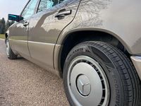 Gebraucht Mercedes 200 75 PS (55 kW) 1992 Grau Limousine