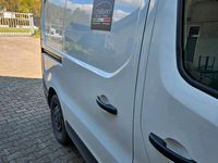 Second-hand Opel Vivaro 120 CP (88 kW) 2017 Alb Monovolum