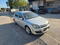 Używany Opel Astra 105 KM (77 kW) 2005 Srebrny Sedan/Limuzyna