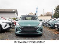 Gebraucht Hyundai i10 Select 63 PS (46 kW) 2024 Grün Kleinwagen