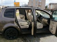 Gebraucht VW Touran 105 PS (77 kW) 2011 Braun Van / Kleinbus