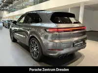Neu Porsche Cayenne 471 PS (346 kW) 2026 Quarzitgraumetallic (metallic) SUV