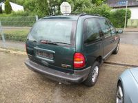 Gebraucht Chrysler Voyager 133 PS (97 kW) 2000 Grün Van / Kleinbus