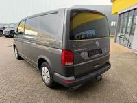 Gebraucht VW Transporter 110 PS (80 kW) 2021 Grau Van
