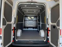 Second-hand VW Crafter 140 CP (102 kW) 2024 Alb Van
