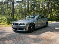 Gebraucht BMW 330 231 PS (169 kW) 2007 Grau Coupé