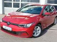 Gebraucht VW Golf VIII Life 110 PS (80 kW) 2023 Rot Limousine