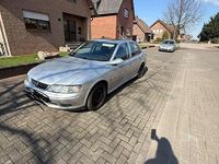 Gebraucht Opel Vectra 101 PS (74 kW) 2000 Silber Limousine