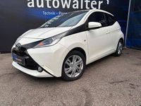 Gebraucht Toyota Aygo X-play 69 PS (50 kW) 2018 Weiß Kleinwagen