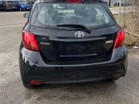Gebraucht Toyota Yaris 99 PS (72 kW) 2015 Schwarz Kleinwagen