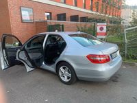Gebraucht Mercedes E220 Avantgarde 170 PS (125 kW) 2010 Silber Limousine