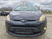 Gebraucht Ford Fiesta Trend 82 PS (60 kW) 2010 Royalgrau met. Kleinwagen